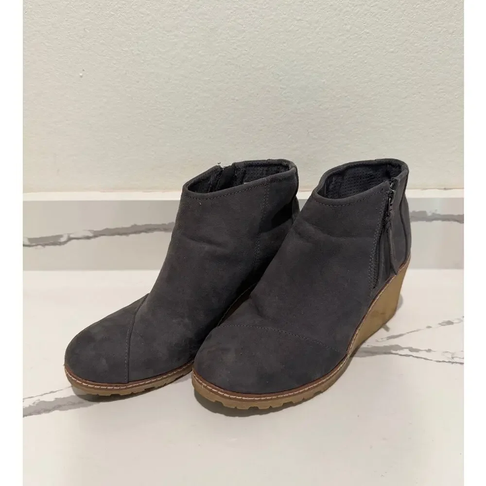 TOMs Avery Wedge Booties 9.5 Forged Iron Gray‎ Suede Zip Ankle Boots Women